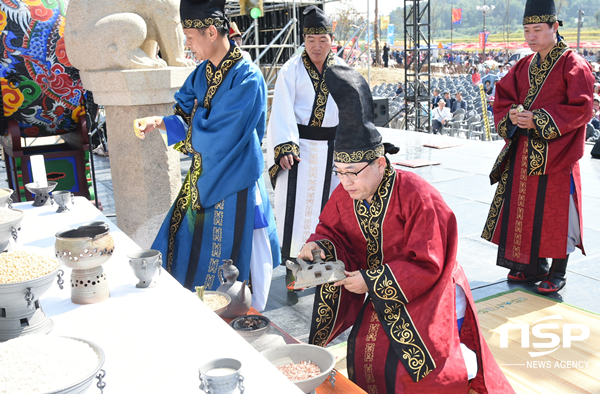 NSP통신-주낙영 경주시장이 지난 3일 제46회 신라문화재 서재를 거행하고 있다. (경주시)