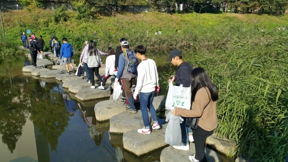 NSP통신-지난해 열린 삼남길 걷기 대회 모습. (수원시)