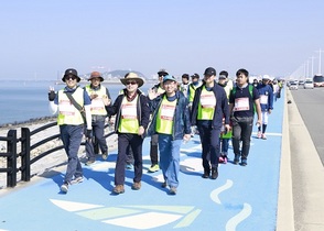 [NSP PHOTO]군산대 총장 및 교직원, 군산새만금전국걷기대회 참가