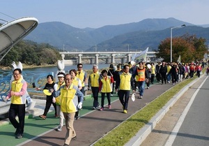 [NSP PHOTO]청도군, 건강새마을1530 싱그린 건강 걷기행사로 걷기분위기 조성