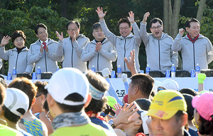 [NSP PHOTO]이철우 경북도지사, 2018 경주국제마라톤대회응원