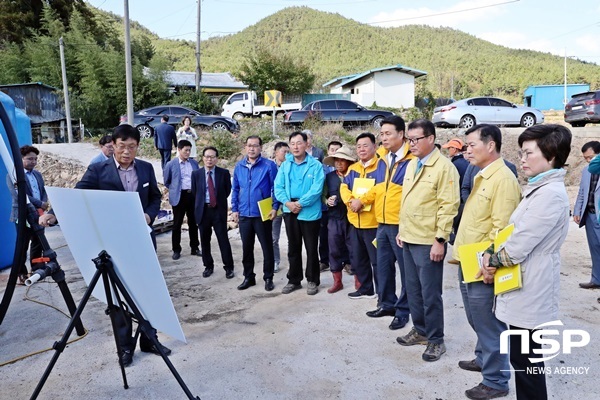 NSP통신-장흥군의회 의원들이 지역 내 주요사업장을 방문해 점검활동을 벌이고 있다. (장흥군의회)