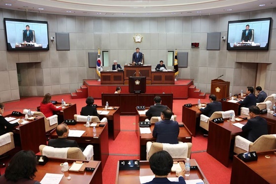 NSP통신-22일 경기 시흥시의회가 제260회 임시회 1차 본회의를 진행하고 있다.