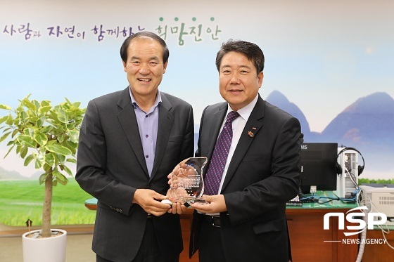 [NSP PHOTO]진안군, 한국도로공사 전북본부에 감사패 수여