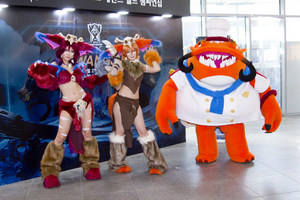 [NSP NEWS Image]롤드컵4강전 현장 스파이럴캣츠 등 관람객 맞아