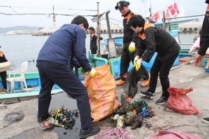 [NSP PHOTO]포항해경, 지역 어촌계 찾아 종합민원서비스 제공