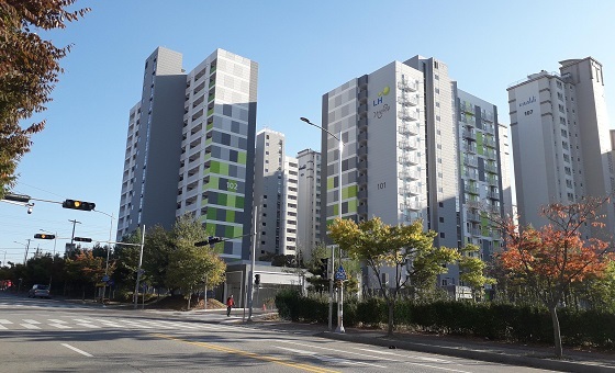 NSP통신-▲천안시 신방통정지구 450세대가 지난 9일 입주를 시작했다. (천안시)