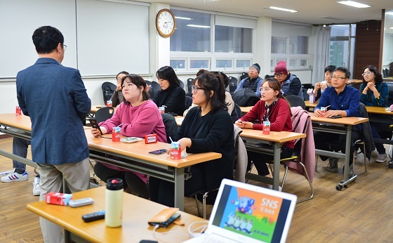 NSP통신-▲논산시가 관내 소상공인을 대상으로 맞춤형 상품 마케팅 교육을 실시한다. (논산시)