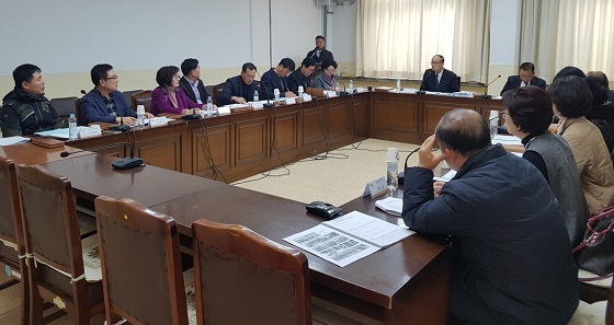 NSP통신-▲서천군 군민평가단이 지난 29일 2018년 보조금 지원 사업 성과평가 보고회를 개최했다. (서천군)