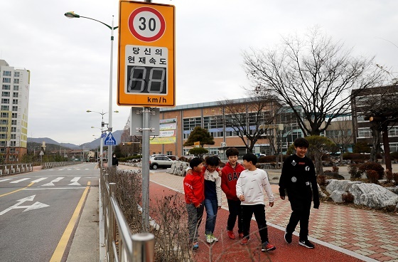 NSP통신-▲계룡시가 보행자 중심의 교통 정책을 추진한다. (계룡시)
