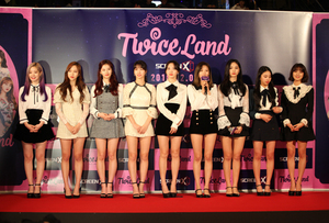 [NSP NEWS Image]‘트와이스랜드’ 트와이스 무대인사 및 레드카펫 진행