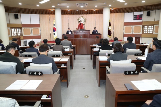NSP통신-고양시의회 2018년도 제2차 정례회 모습 (고양시의회)