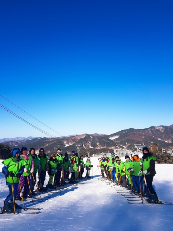 NSP통신-2017년도 횡성웰리힐리팜크에서 진행된 동계 스키캠프 모습. (안성시)