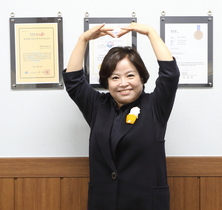 [NSP PHOTO]A.F.W 진정아 대표, 칠곡군 불우이웃돕기 성금 5천만원 전달