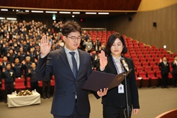 NSP통신-한국수력원자력이 20일 한수원 본사에서 경영진과 노동조합 간부, 본사 직원 등 230여명이 참석해 양성평등 실천 다짐대회를 개최하고 있다. (한수원)