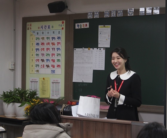 NSP통신-▲미래직업협회가 목동 봉영여자중학교에서 개최된 2018 학교와 마을이 만나는 교육공동체 캠프를 운영했다. (미래직업협회)