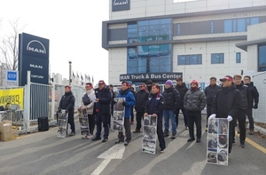 [NSP PHOTO]만트럭피해차주 만트럭 본사서 결함 수리보상 촉구 집회 개최