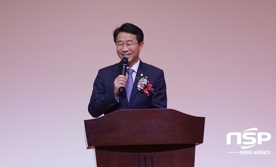 NSP통신-18일 조정식 국회의원이 시흥시어린이집연합회 신년회에 참석해 축사를 하고 있다. (나수완 기자)