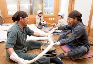 [NSP PHOTO]담양군, 설 앞두고 창평 쌀엿 등 슬로푸드 만들기 한창