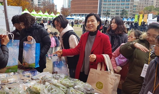 NSP통신-▲홍성군이 지역의 우수한 농산물의 판로개척 및 신기술 보급을 위해 100억원을 집중 투자한다. (홍성군)