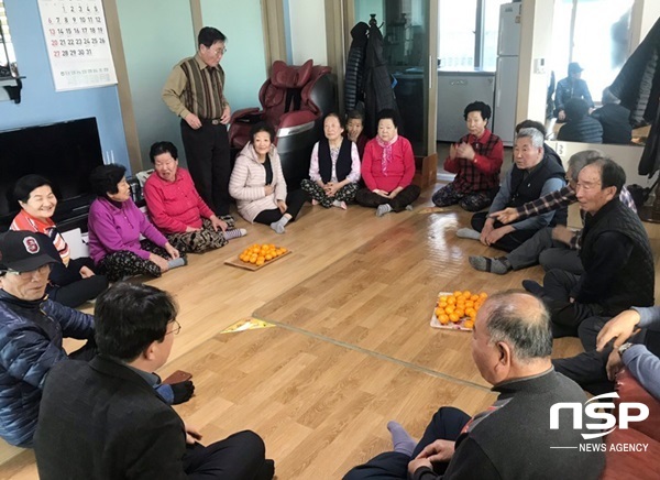 NSP통신-담양군 담양읍이 실시하고 있는 마을 순회 좌담회. (담양군)