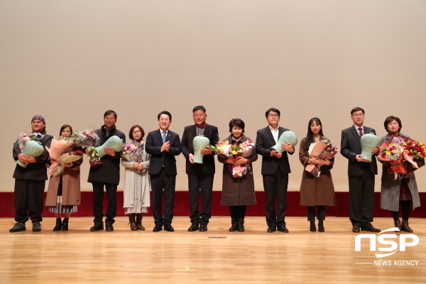 NSP통신-거문도 해풍쑥 영농조합법인이 전라남도 주관 2018년도 전라남도 친환경농업대상 민간 가공·유통분야 최우수상을 수상했다. (여수시)