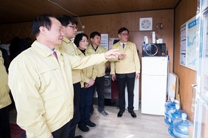 [NSP PHOTO]군산시의회, 구제역·AI 방역초소 근무자 격려