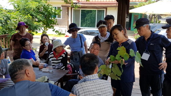 NSP통신-경기도농업기술원이 신규농업인을 교육하고 있다. (경기도)