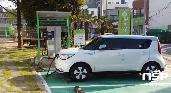 NSP통신-여수시청에 마련된 전기차 충전소 전경 (여수시)