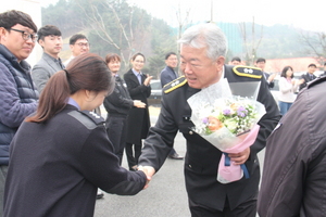 [NSP PHOTO]포항해경, 30년 헌신 직원 명예퇴임식 가져