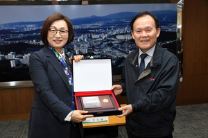 [NSP PHOTO]성남시, 지방세 성실납세자 인증패 수여