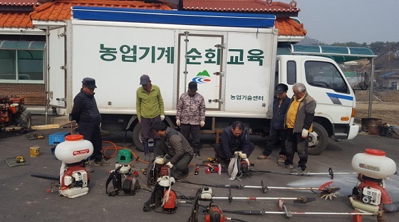 NSP통신-▲청양군이 지난 4일 찾아가는 농업기계 수리 서비스를 시작했다. (청양군)