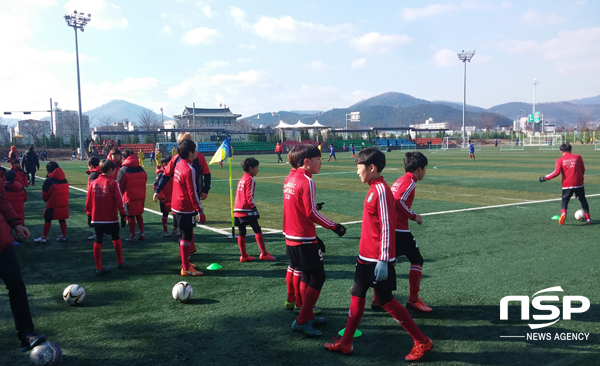 NSP통신-경주시 축구선수 동계훈련 모습. (경주시)