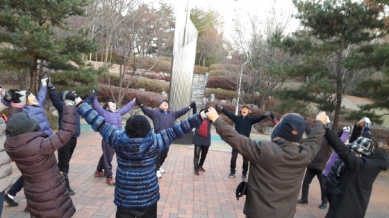 NSP통신-용인 수지구 서원공원 기체조 교실 수업 모습. (용인시)