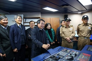 [NSP PHOTO]곽병선 군산대 총장, 실습선 새해림호 방문