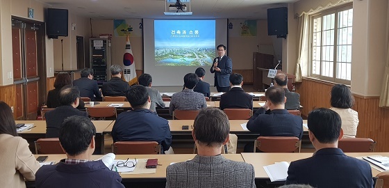 NSP통신-▲예산군이 건축행정 업무 개선과 발전방안을 모색하기 위한 간담회를 개최했다. (예산군)