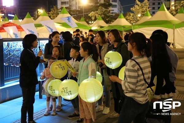 NSP통신-광주 동구가 지난해 동명동에서 실시한 달빛 걸음 투어. (광주 동구)