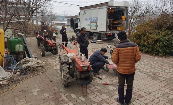 NSP통신-▲아산시가 본격적인 영농철을 맞아 2019년 농업기계 순회교육을 시작했다. (아산시)