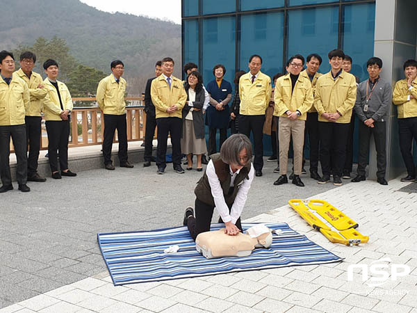 NSP통신-경북교육청 민방위의날 화재 대피훈련 (경북교육청)