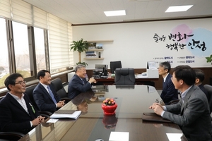 [NSP PHOTO]진교영 삼성전자 사장, 우석제 안성시장과 면담