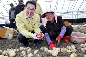 [NSP PHOTO]권익현 부안군수 농업인 소득 향상 최우선 과제