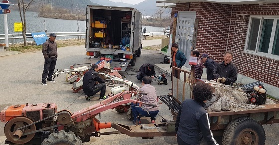 NSP통신-▲예산군이 12개 읍·면의 오지마을을 찾아가 농기계 수리와 안전교육을 실시한다. (예산군)