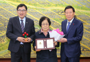 [NSP PHOTO]경주시, 19호 아너소사이어티 심정자 씨 회원가입