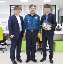 [NSP PHOTO]담양경찰서,  전화금융사기 예방 은행원에 감사장 수여