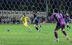 [NSP PHOTO]구미스포츠 토토 여자축구단, 서울시청팀 상대로 첫 승리 신고