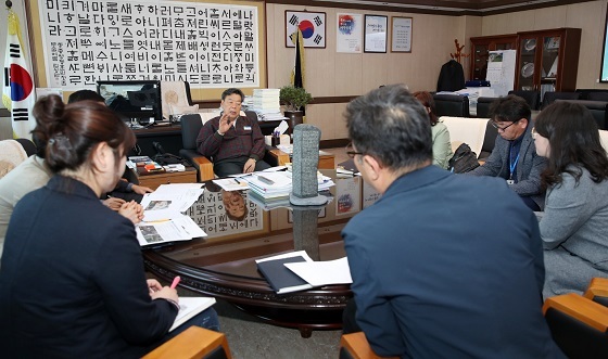 NSP통신-▲태안군이 지난 7일 육아지원거점센터 실시설계 용역 착수보고회를 가졌다 (태안군)