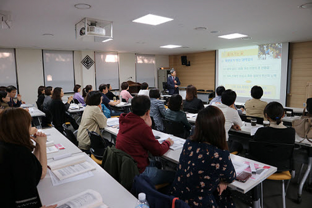 NSP통신-시흥시가 서울대학교 사범대학과 함께 진행하는 관학협력 교육프로그램 스누콤의 수강신청을 진행 중이다. (시흥시)