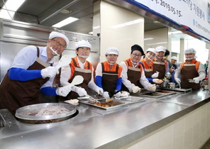 [NSP PHOTO]광명시의회, 가정의 달 맞아 배식봉사활동