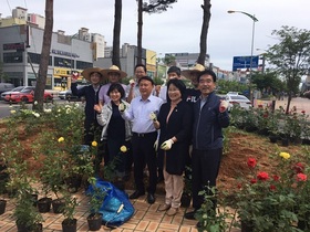 [NSP PHOTO]농협 군산시지부, 장미 특화거리 조성사업 동참