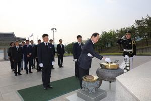 [NSP PHOTO]대구경북병무청, 호국보훈의 달 맞아 영천호국원 참배